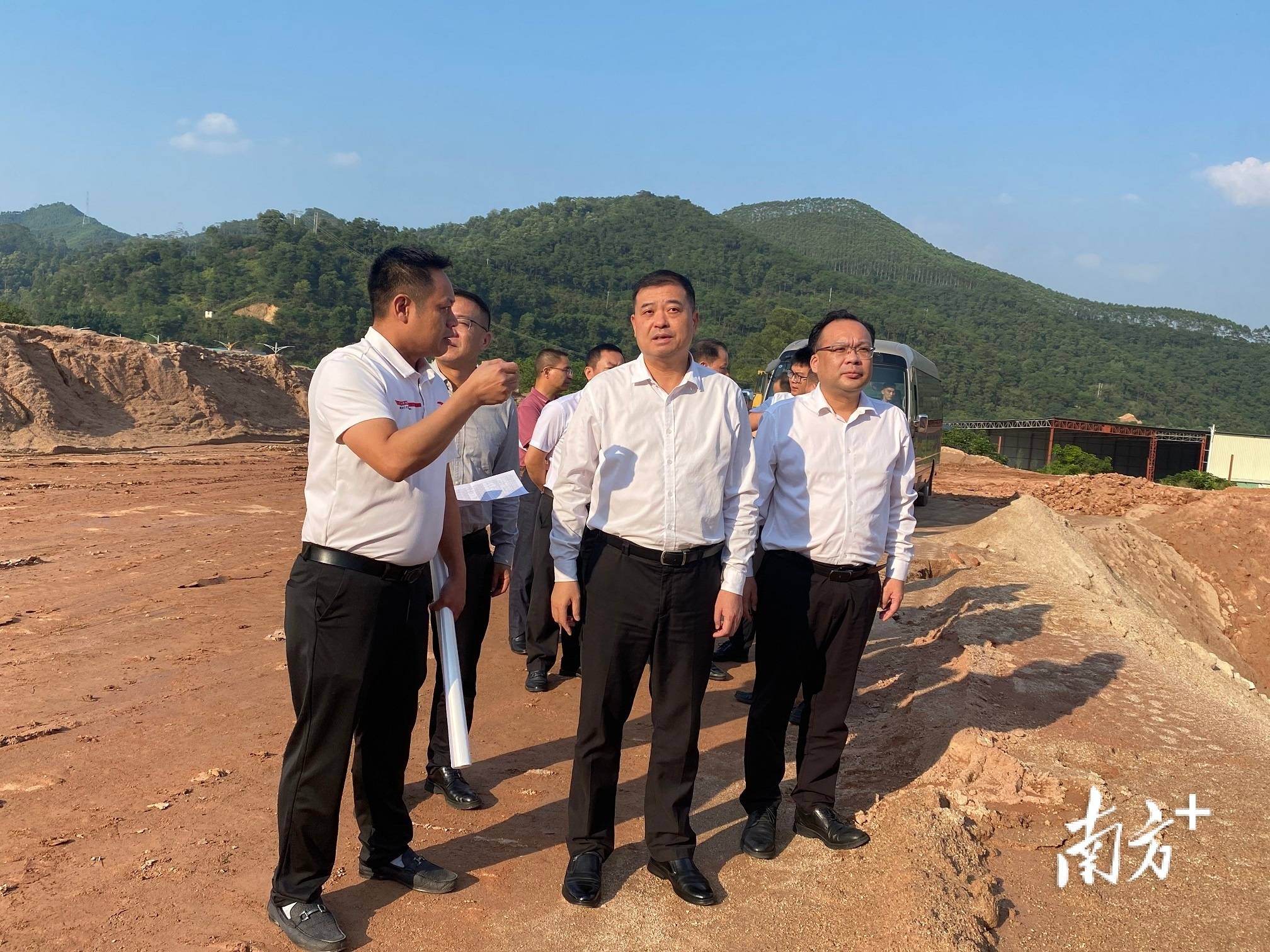陈哲江:加快推进裸露山体生态修复治理,全力守护新兴"一方青山"_工作