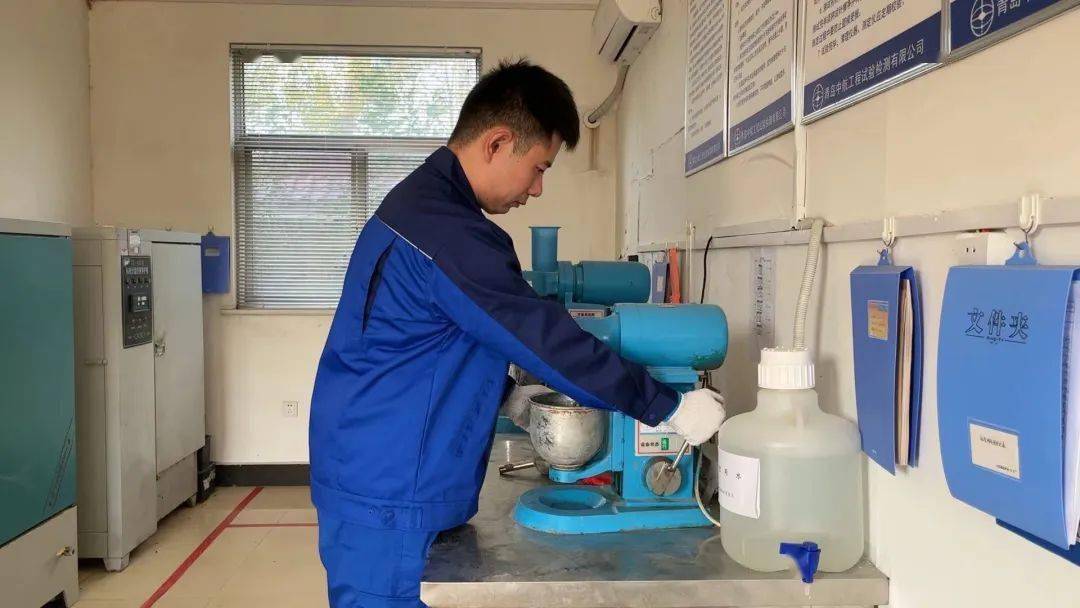 走上宣讲台的一线试验员_袁翔_青岛市_混凝土