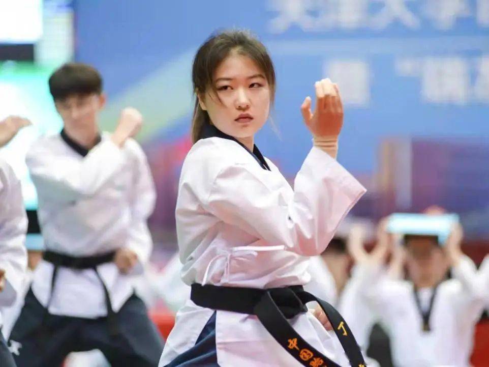 体育风采奖14号候选人 | 省身克己,破浪前行——丁睿_运动队_赛艇队