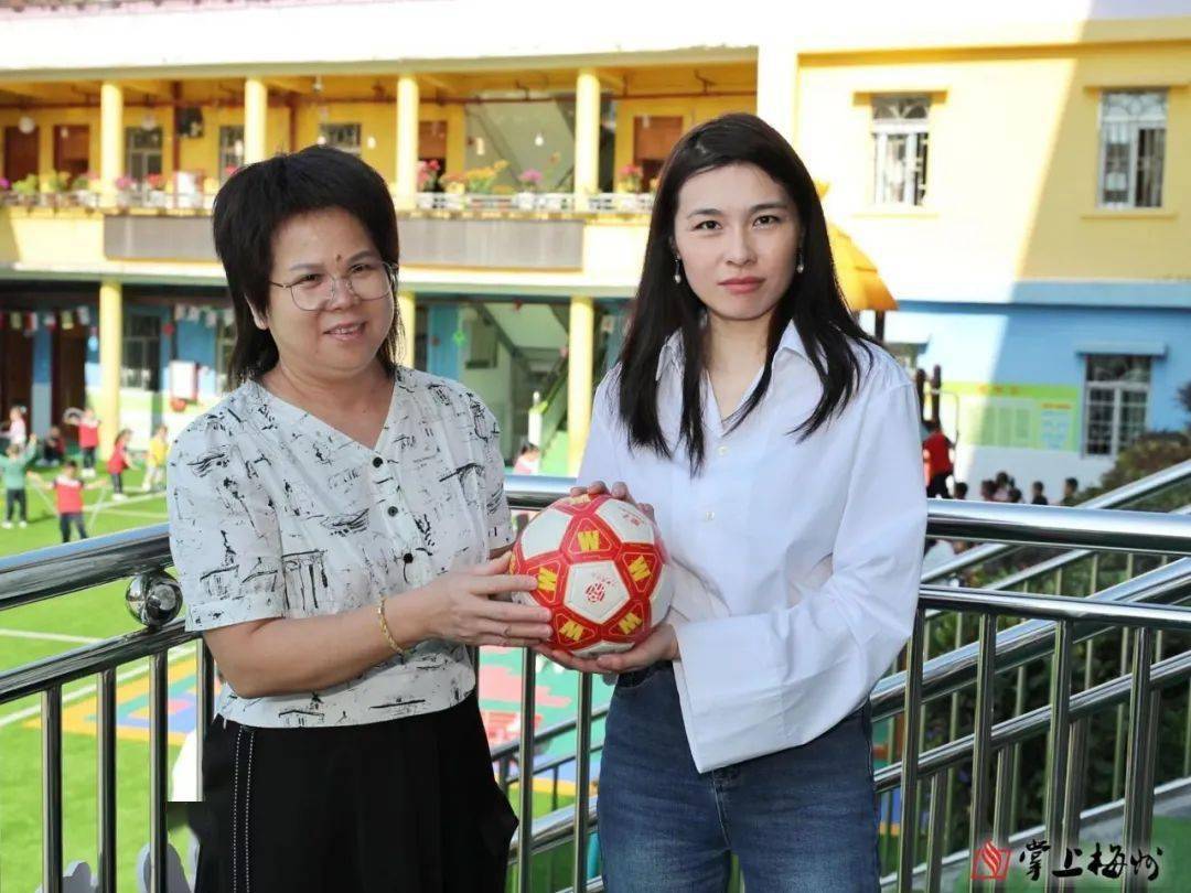 比利时利涅王妃李然回家乡梅州五华省亲._活动_查尔斯_王子