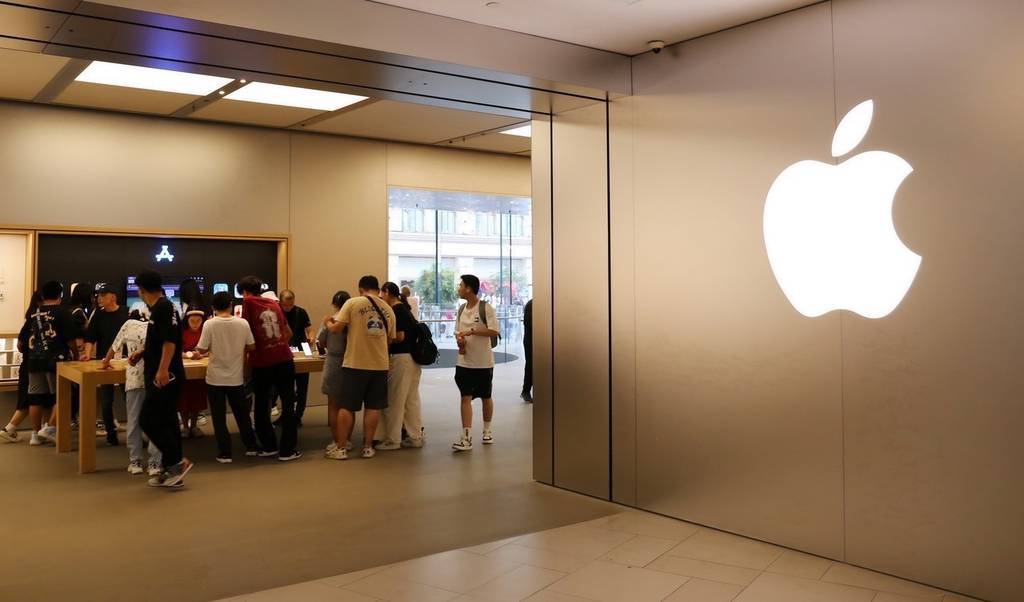 苹果上财季大中华区营收下滑，但iPhone销量创纪录，库克对中国市场非常乐观