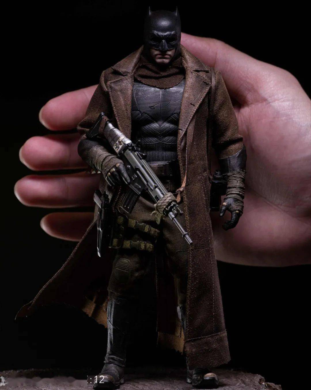 muff toys沙漠装蝙蝠侠6寸可动人偶,炸裂!_围巾_地台_基础上