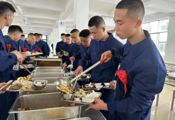 细化到点护“新蓝”！贵州消防扎实保障新消防员培训后勤