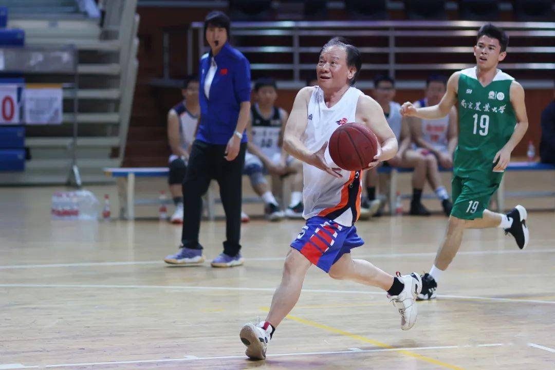 南京农大沈其荣教授为大学新生开设的第一课_团队_篮球赛_才能