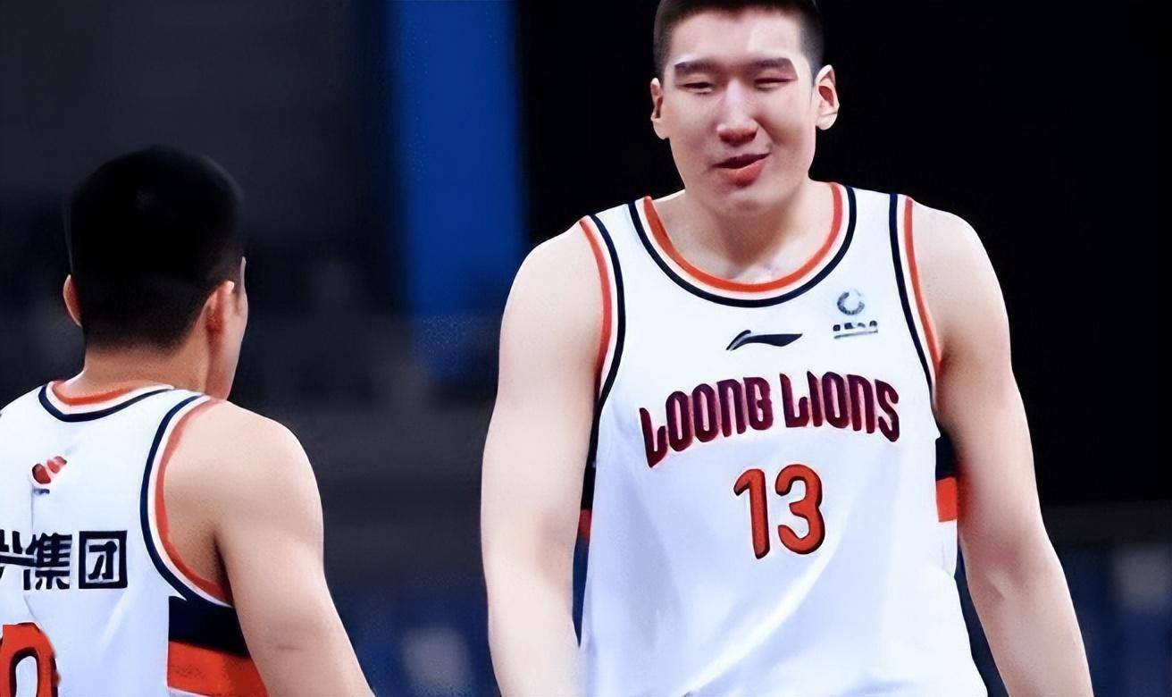 大小韩德君皆因换帅翻身 2.18米小姚明能成下一个?