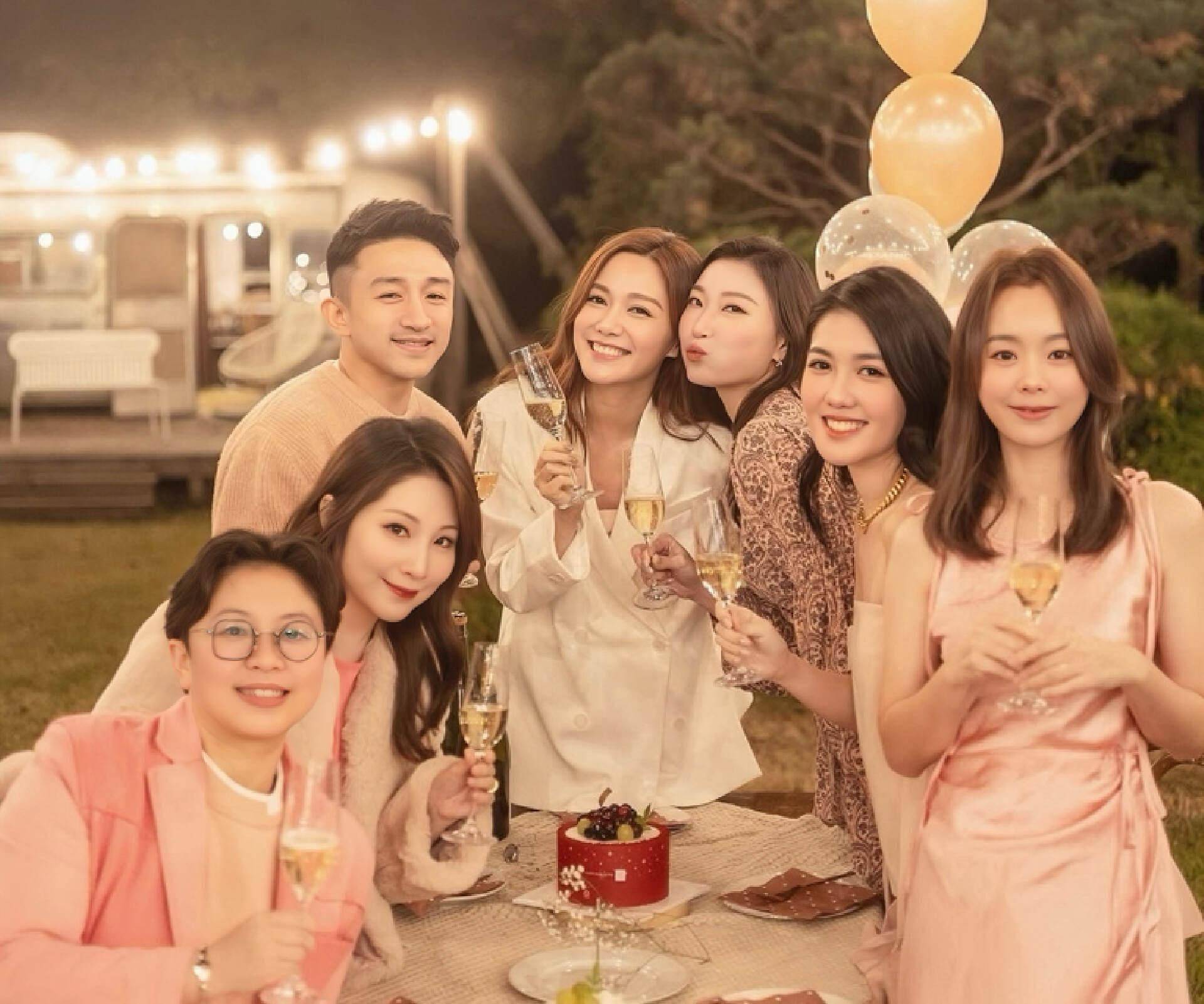 tvb知名女星大婚在即,颜值回春办单身派对,伴娘团都是大美女_汤洛雯