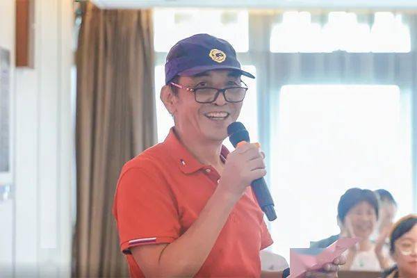 德生电器董事长梁伟校友主持活动50177(2)班校友,德生电器董事长梁伟