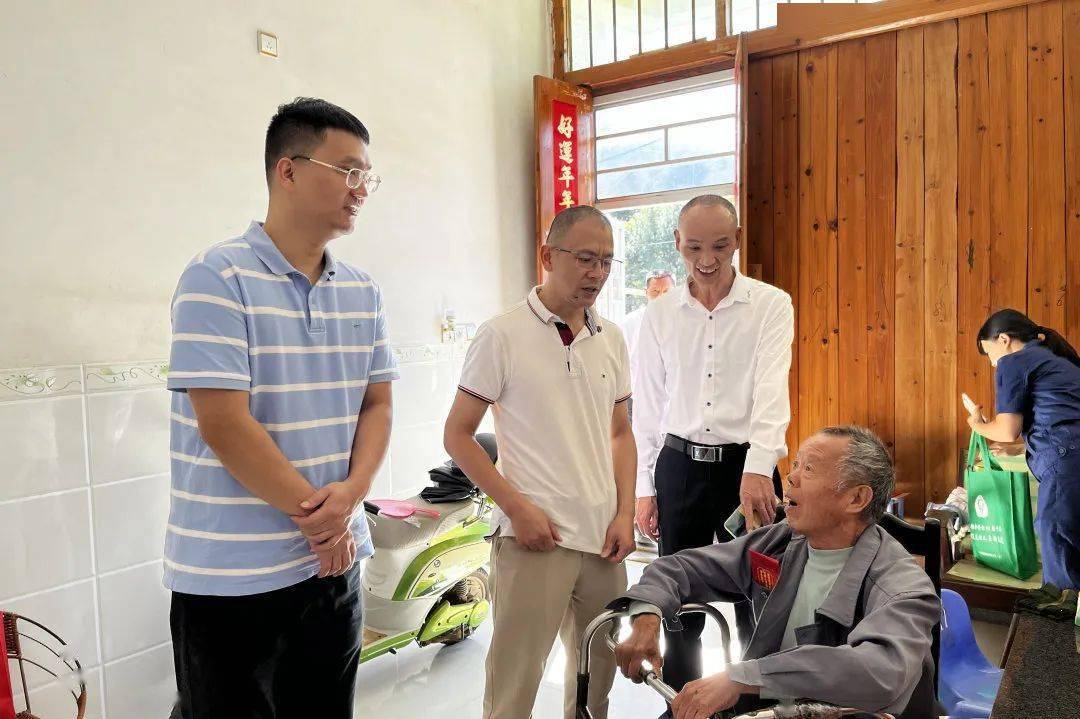 开展"上门评残"和深入芦溪镇,霞寨镇县残联带领评残医师先后10月31日