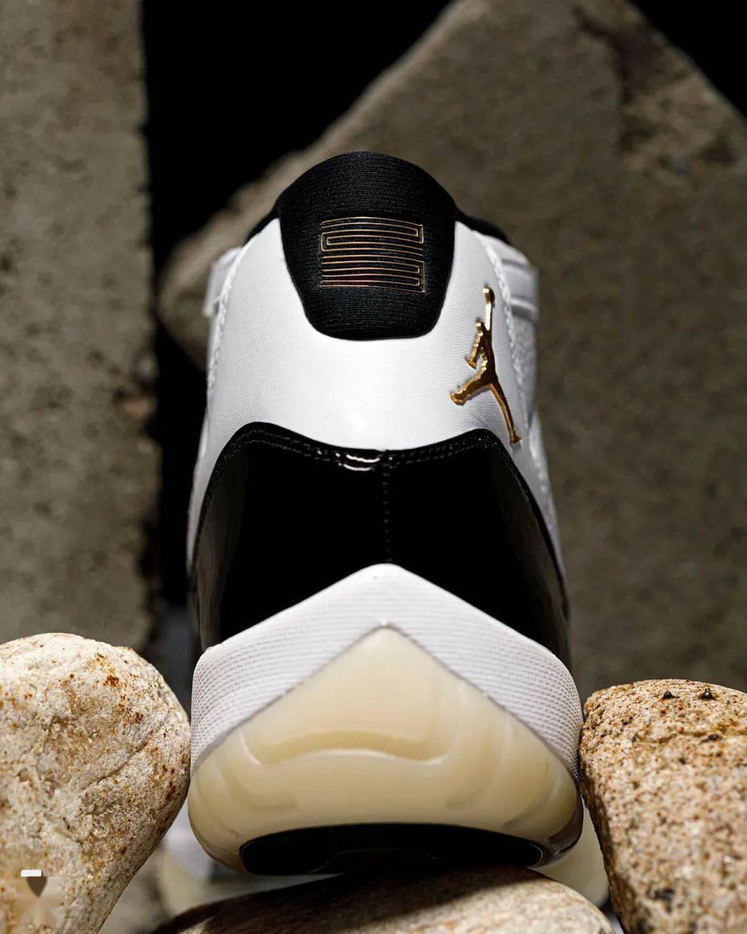 苦等 17 年首次复刻!今年唯一「必入 aj」抢先开箱!上脚确实无敌!