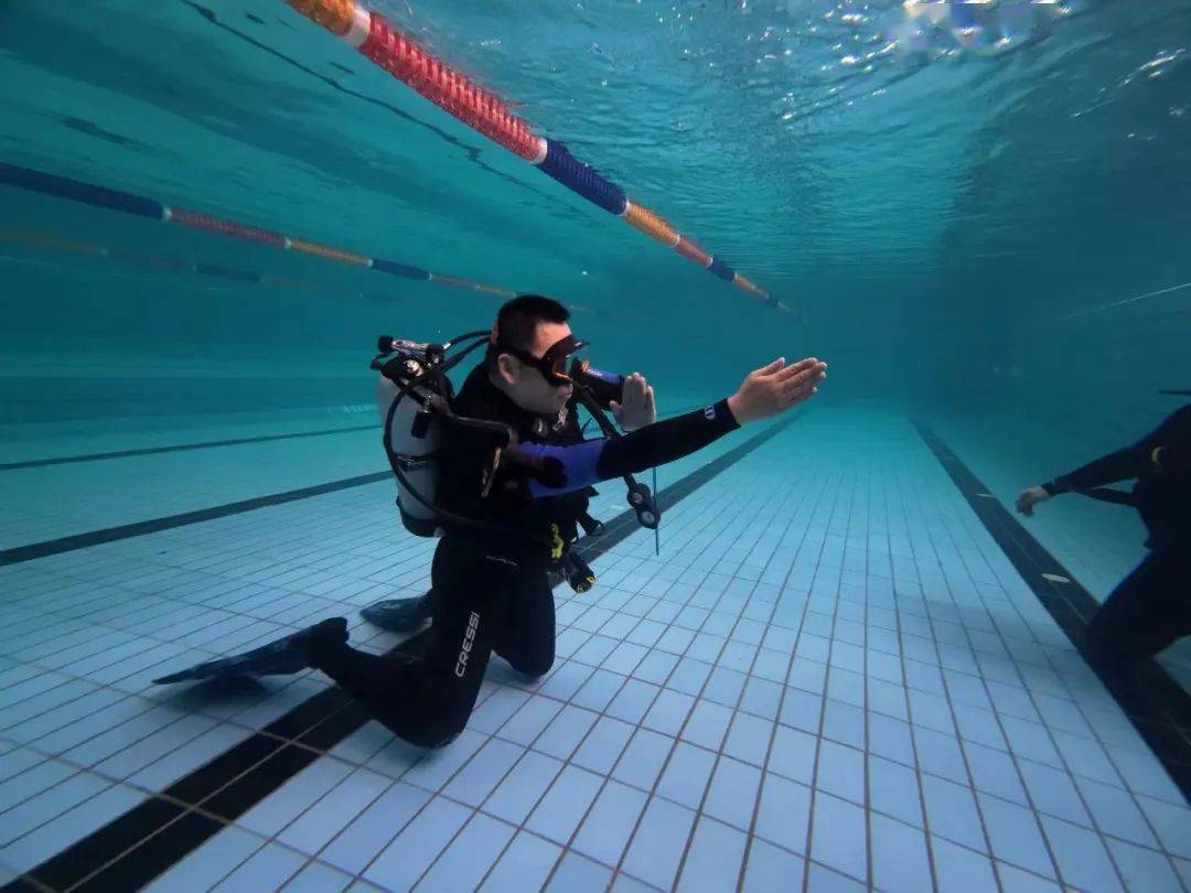 哈尔滨市消防救援支队开展潜水救援技能培训班
