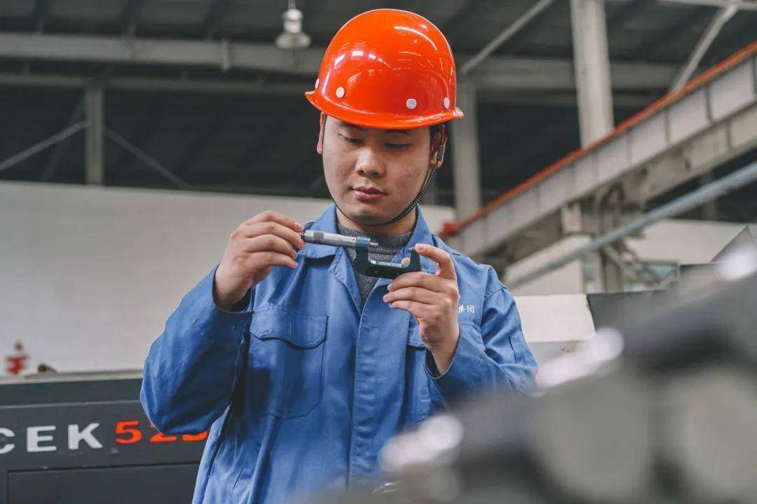 劳模风采·2021年全国五一劳动奖章|邱军强:星光不负赶路人_加工_工作