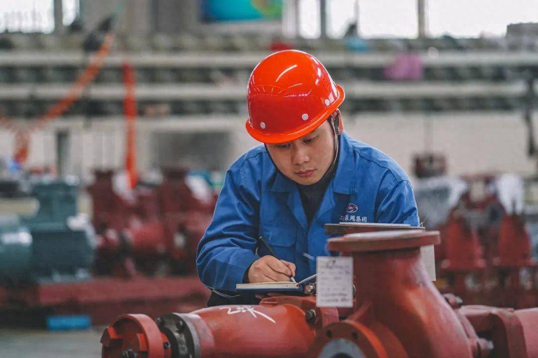 劳模风采·2021年全国五一劳动奖章|邱军强:星光不负赶路人_加工_工作