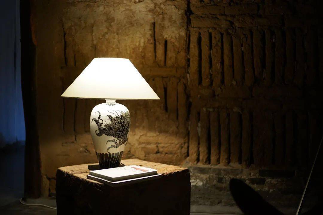 存世量仅有一件的磁州窑白地黑剔花龙纹梅瓶，被我们复刻出来了