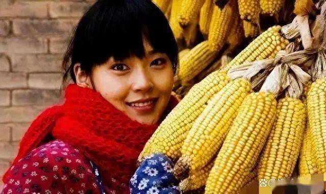 21年不认亲父,成名后给母亲买500万的房子_张佳宁_张晓龙_小时候