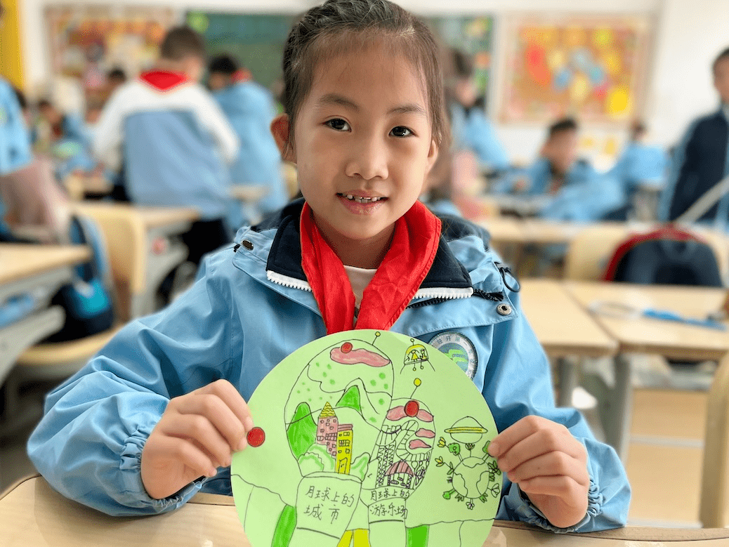 心怀科学梦想 树立创新志向——经开一校小学部科学幻想画美术学科