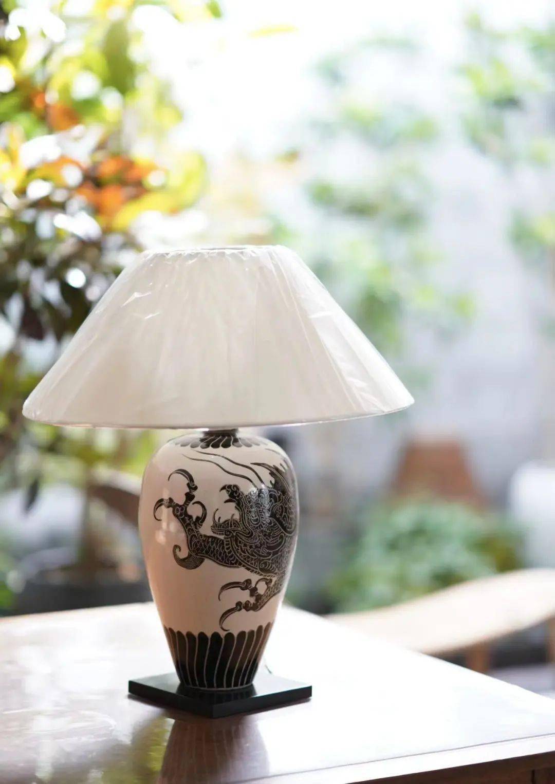 中国 磁州窯写白地黒龍梅瓶　f2250411 中国 磁州窯写白地黒龍梅瓶 f2250411 - メルカリ