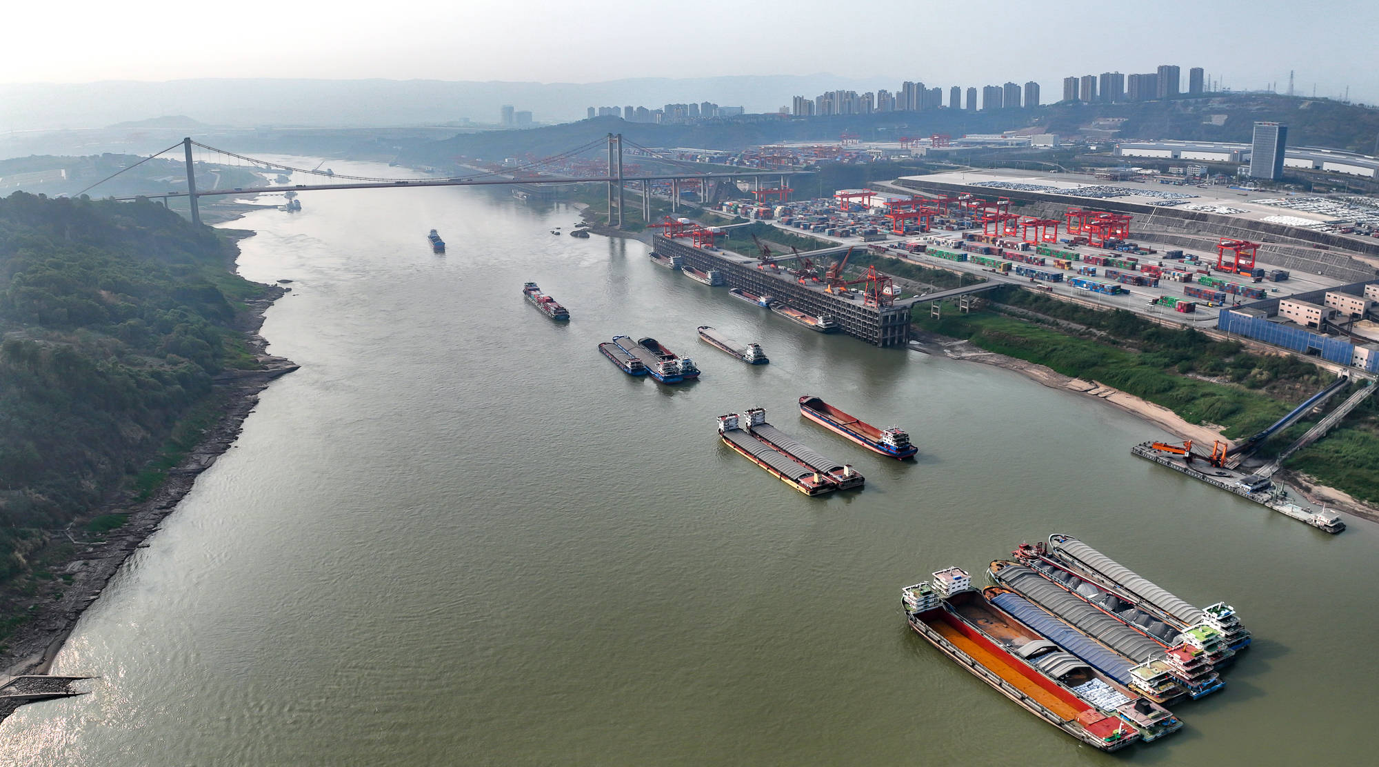 前三季度长江干线集装箱吞吐量稳中有进_港口_物流_安徽