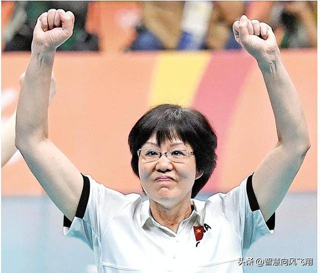 郎平:2段婚姻3段情,56岁遇到真爱,被"平凡"丈夫宠成小女人_排球_生活