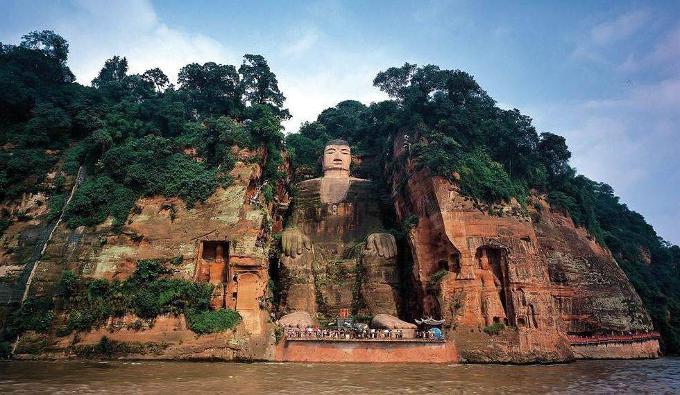 乐山大佛变"小鲜肉",是文物修复还是毁容?_佛像_样子_历史