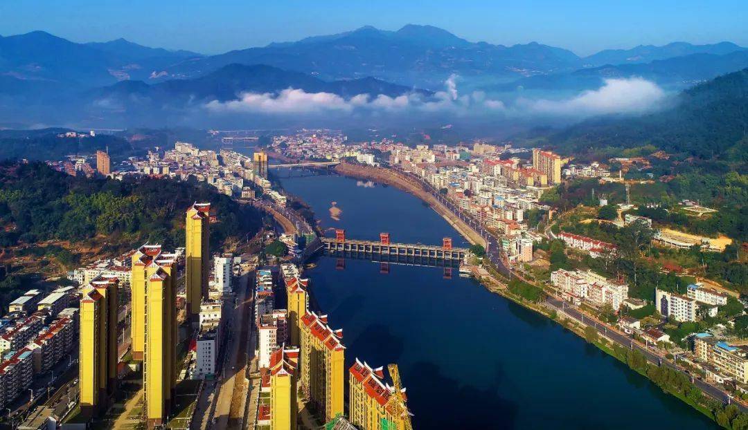 绿色生态,宜居乐业的华安城区今年以来,漳州市华安县把城乡精神文明