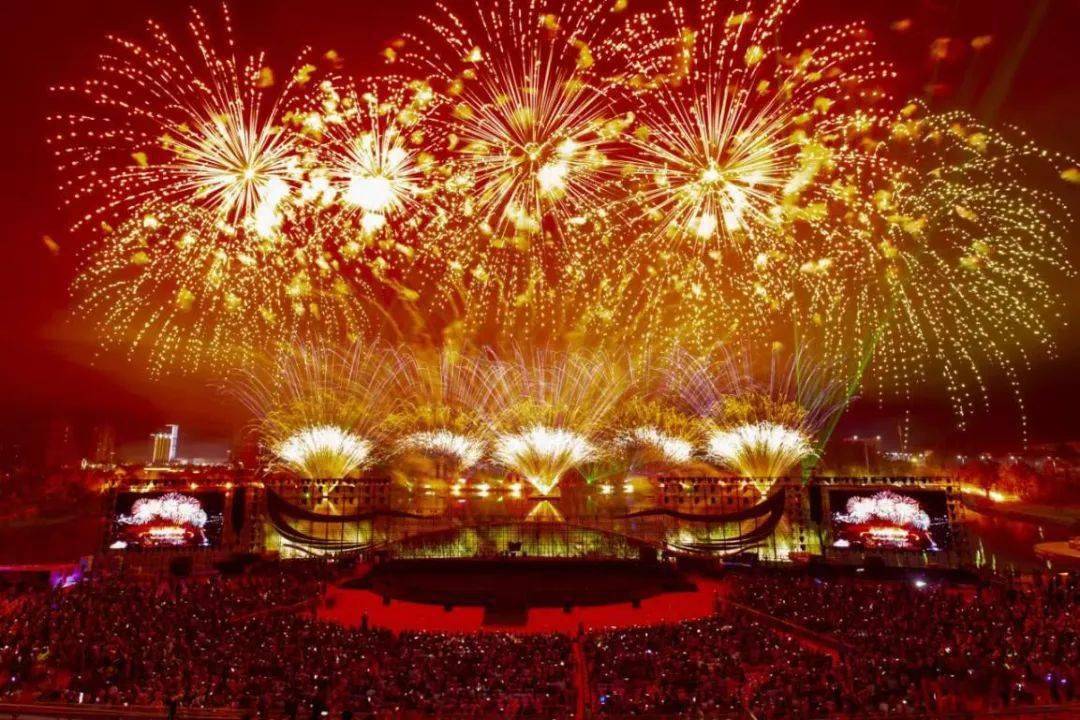 他不仅十分了解同为花炮主产区的万载,浏阳和醴陵三地的烟花企业各自