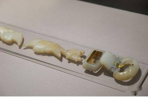 31平方米的古墓,竟出土5000多件文物,全是金子和玉石……_盗掘_钟祥