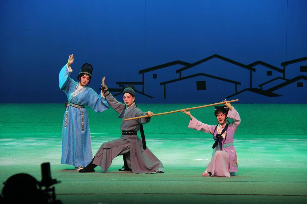 广东汉剧《章台青柳》在梅州市亮胜客家艺术中心进行省艺术节终评演出