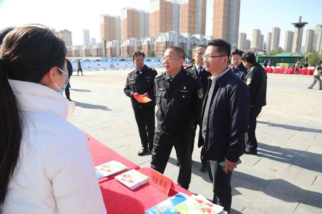 2023年洛阳市食品安全宣传周启动仪式在洛龙区定鼎门广场举行_活动