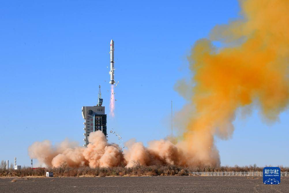 11月16日11时55分,我国在酒泉卫星发射中心使用长征二号丙运载火箭
