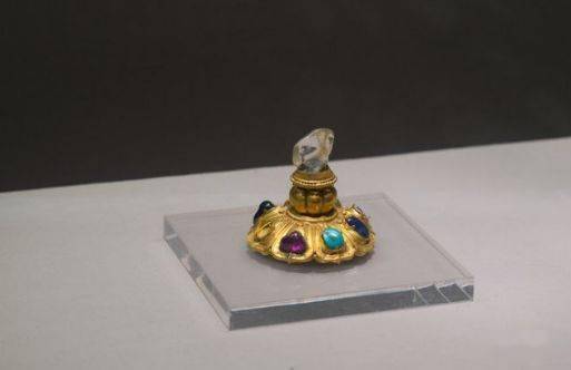 31平方米的古墓,竟出土5000多件文物,全是金子和玉石……_盗掘_钟祥