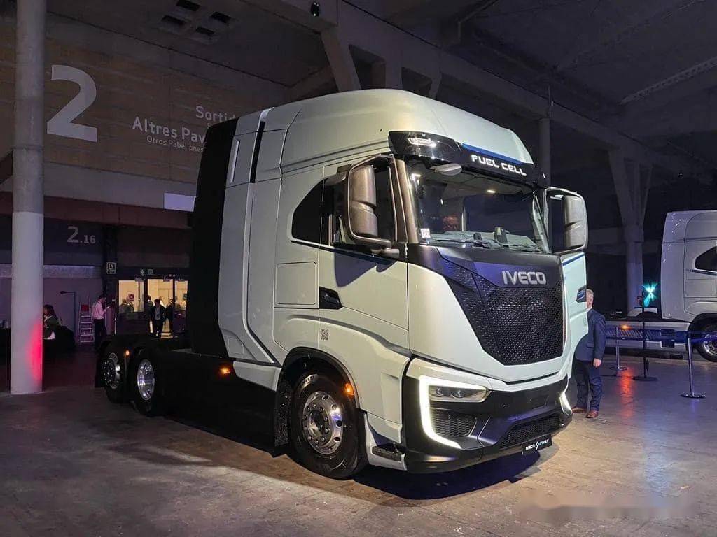 最大580马力 依维柯s-way焕新升级西班牙巴塞罗那亮相_搜狐汽车_搜狐