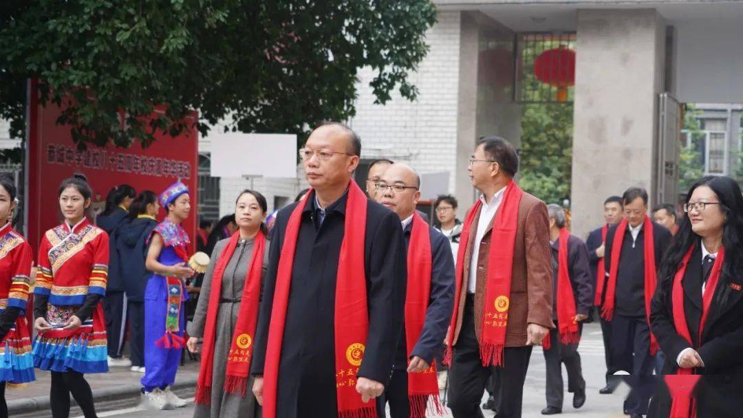 恭城中学举行建校85周年庆祝活动_社会_模范_校庆
