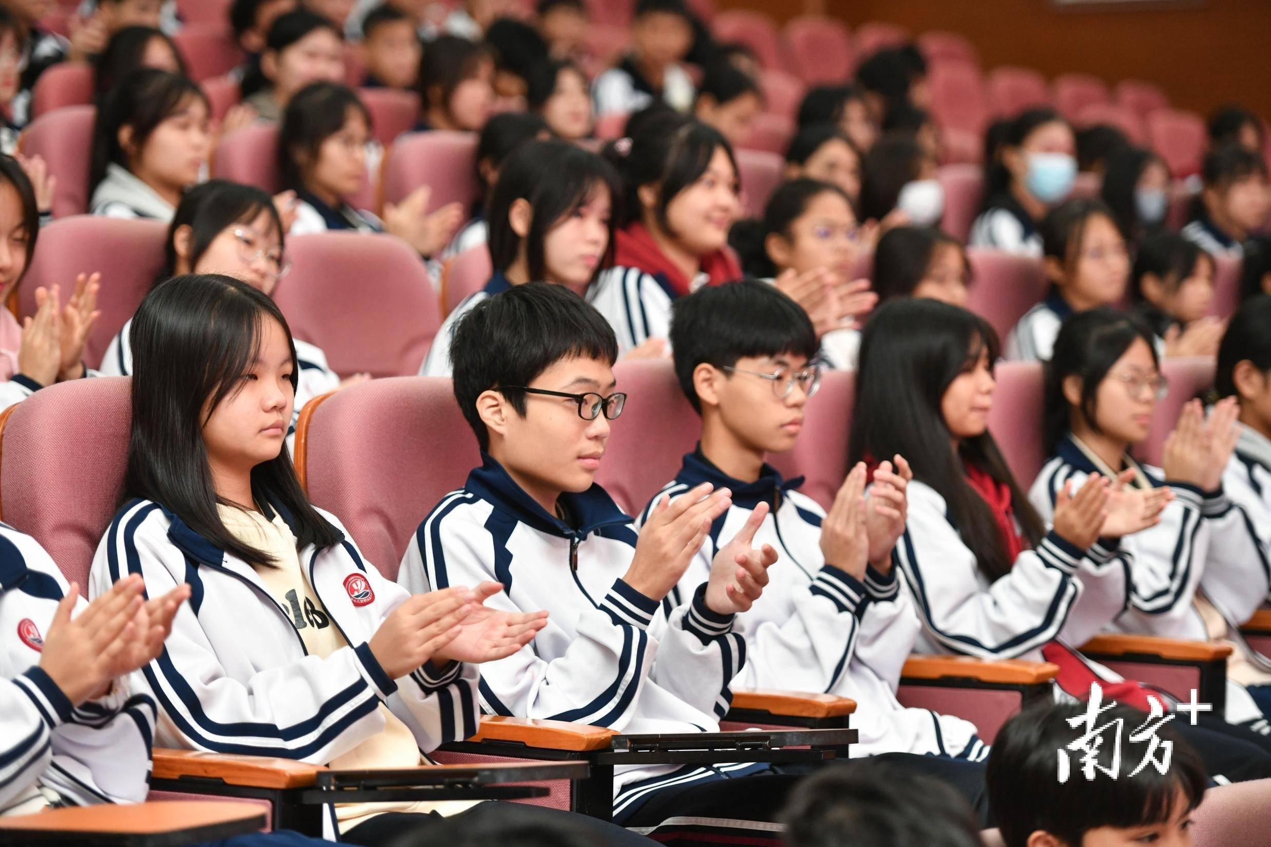 清远市教育局职业与高等教育科负责人潘志新在讲话中表示,各职业院校