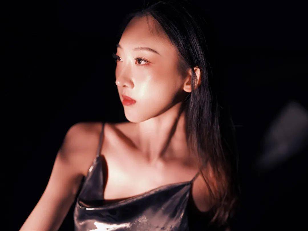 miss julie曾涵煜饰 朱莉"miss julie王诗晴饰 朱莉"miss julie卢珊饰