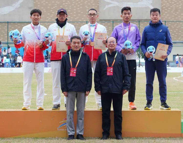 北京代表团田径队由清华大学体育部副主任杜超担任领队,清华大学教师