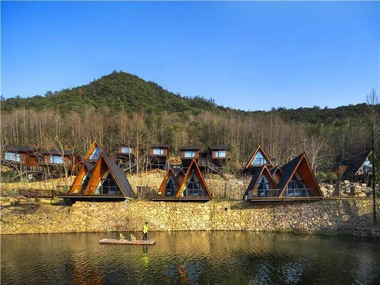 夏天游泳嬉戏喜悦之情无以言喻秦皇古道还有一种独特的体验方式