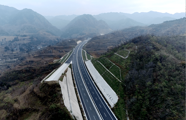 卢栾高速预计年底前全线建成通车_高速公路_项目_施工
