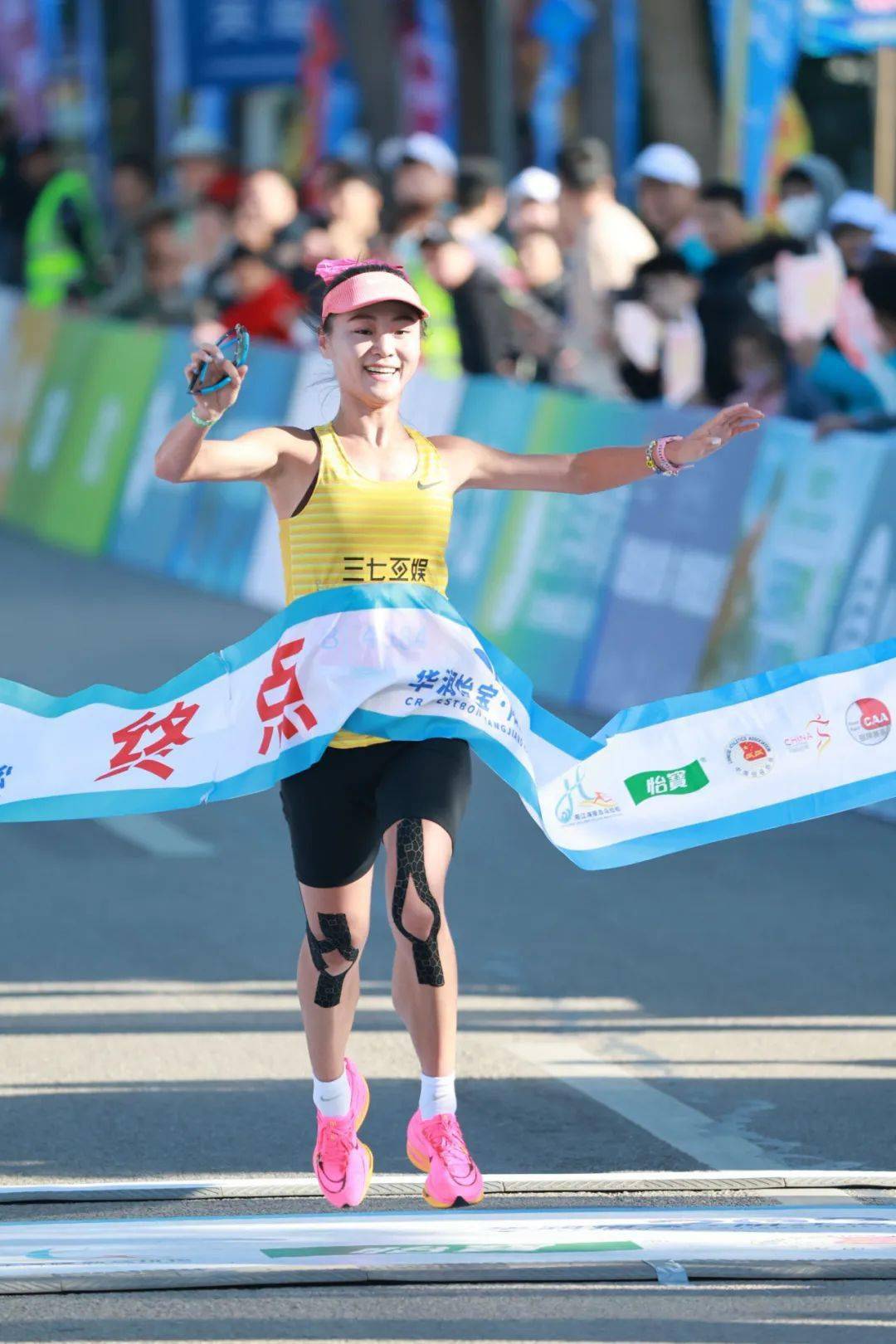 殷晓雨夺冠!这场马拉松在中国最美的海滨赛道开跑_选手_赛事_阳江