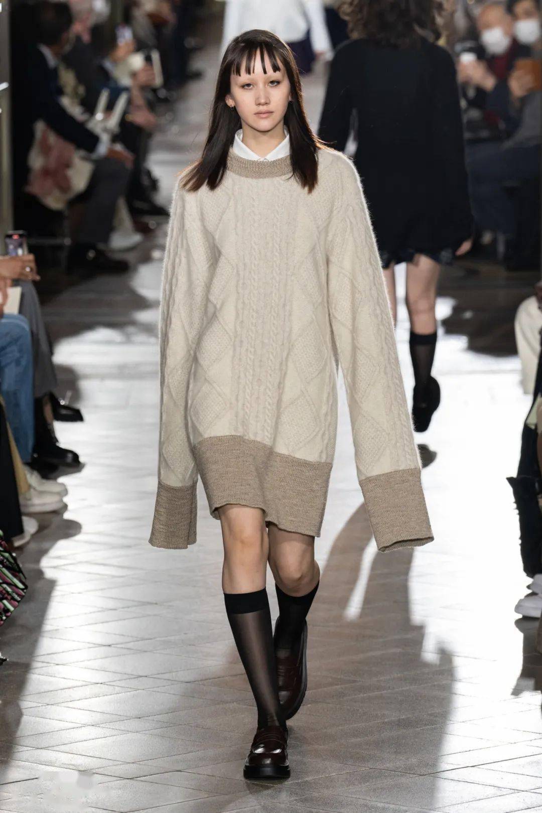 秀场上的30套时尚毛衣针织衫_合作_星标_趋势