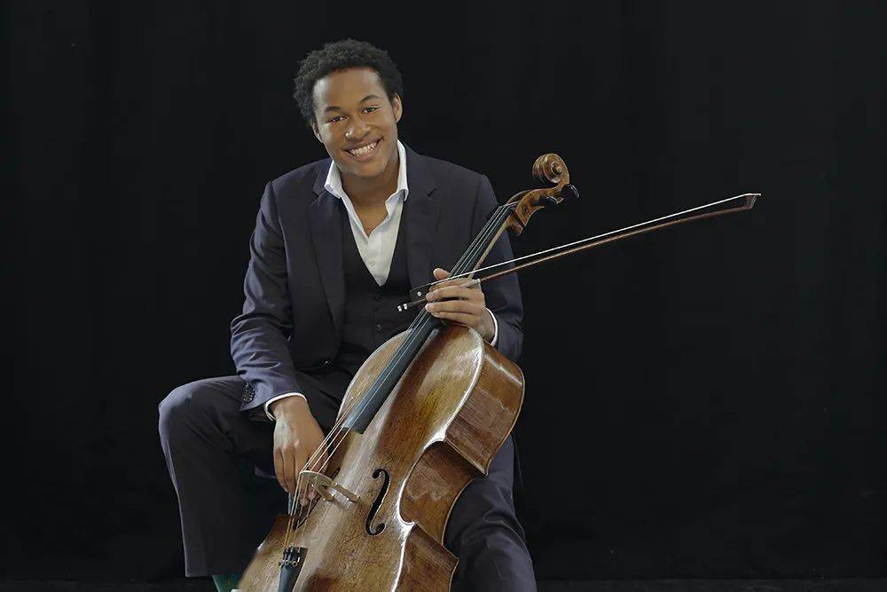 这位大提琴演奏家,有点酷!_谢库_音乐_演出