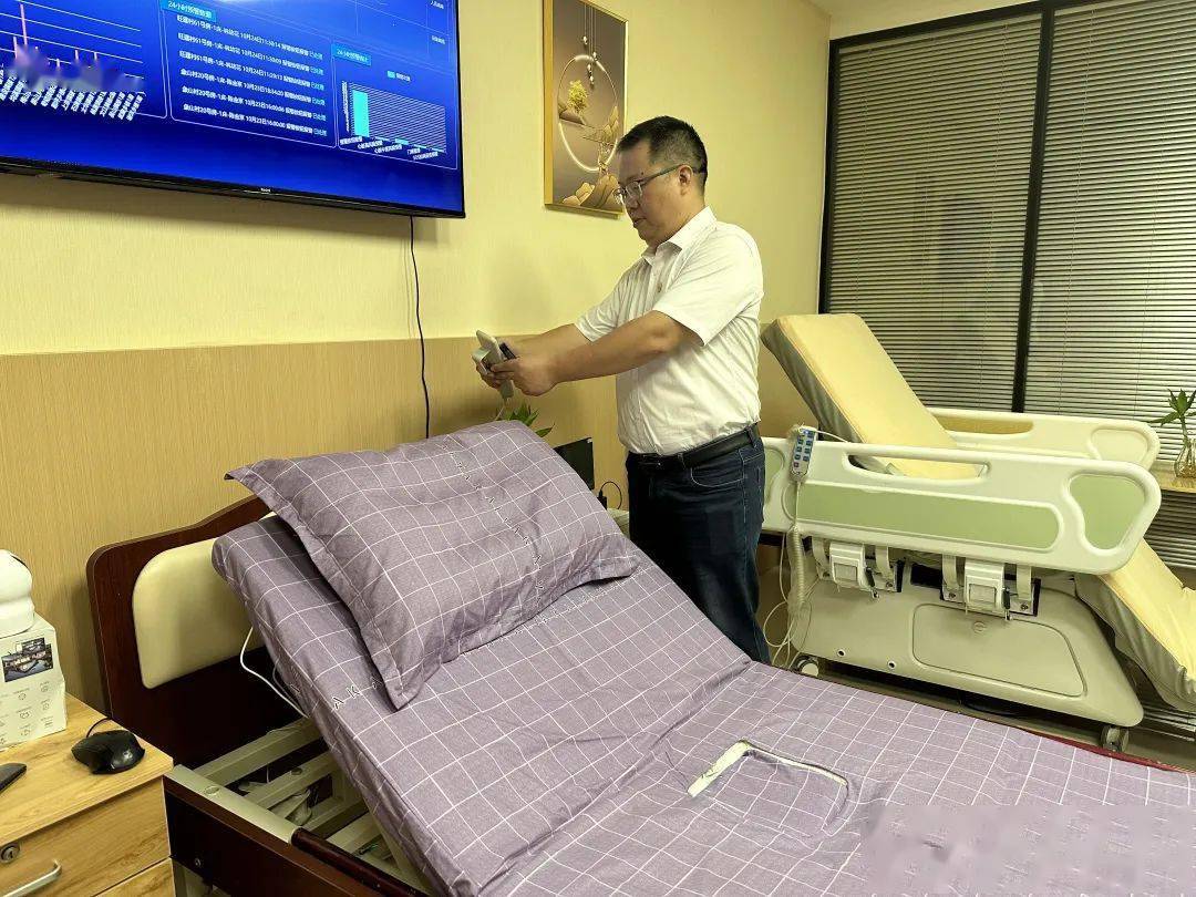 三明画卷:"红围裙"和"白大褂"把养老服务送到山区老人身边_永安市