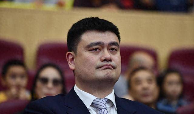 姚明与潘晓婷合照令人遐想:身高不是限制,梦想才是关键!_运动_社会_1