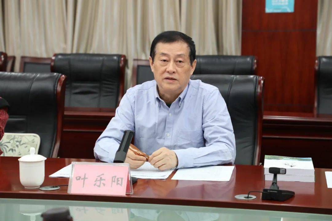 市政府副市长李建华出席座谈会并讲话,市政府副秘书长