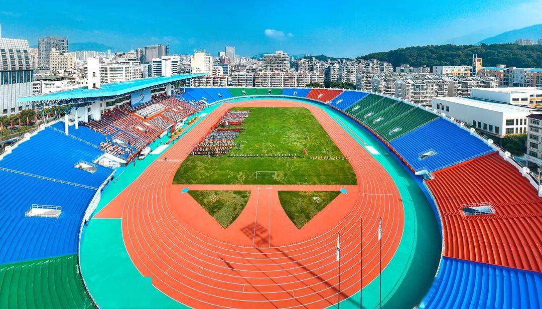 龙岩体育中心田径场被确认为"国家级ii类田径场地"