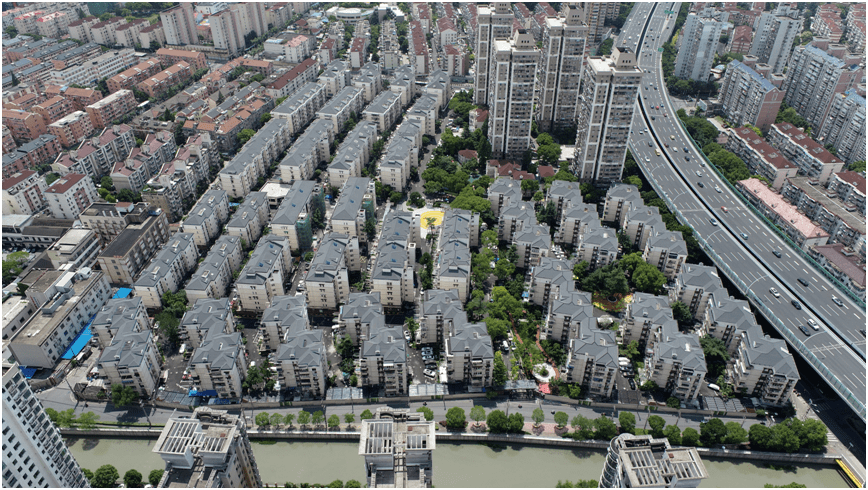 房龄"30 ",由汶水东路510弄和水电路1013弄两个小区合并组成,现有居民