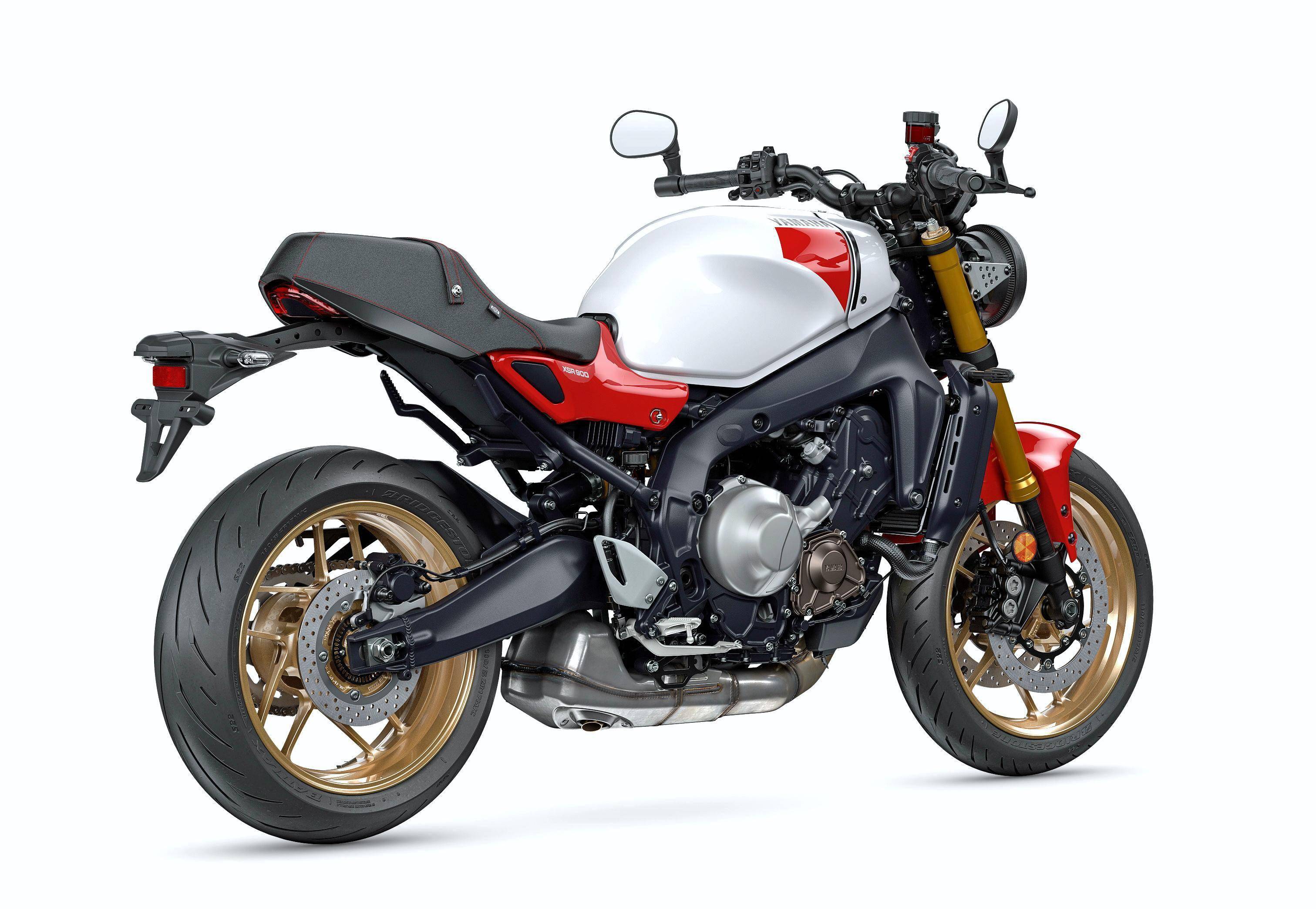 xsr900 在 2016 年首次发布,到 2021 年的时候,厂方推出了第二代的