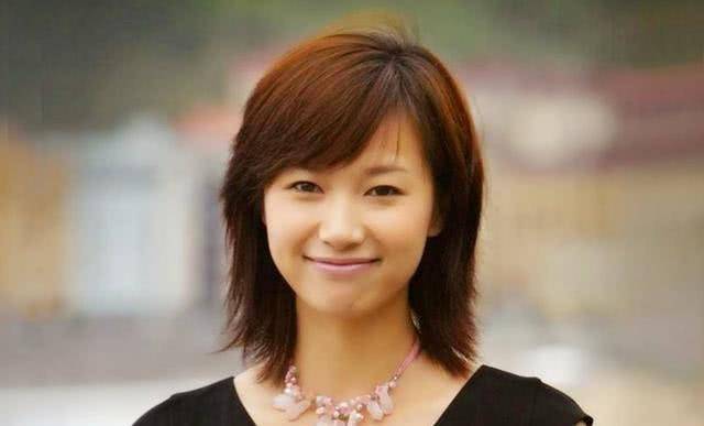 王朔为其离婚,张亚东为其坠入爱河,徐静蕾为何一直不结婚?