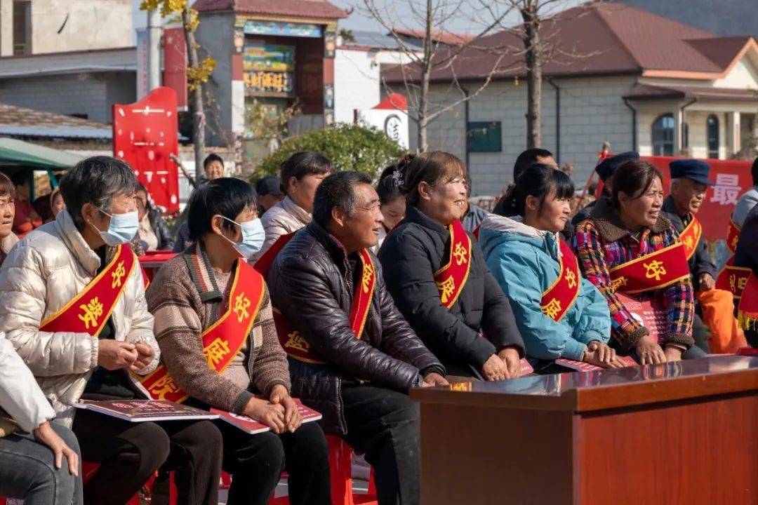 "红色文艺轻骑兵"走进鄢陵县望田镇