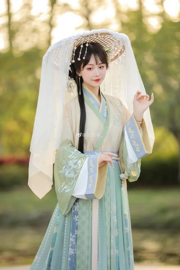 不是宫寒,也不是圣微,你知道给最多商家拍商品图的汉服模特都是谁么?
