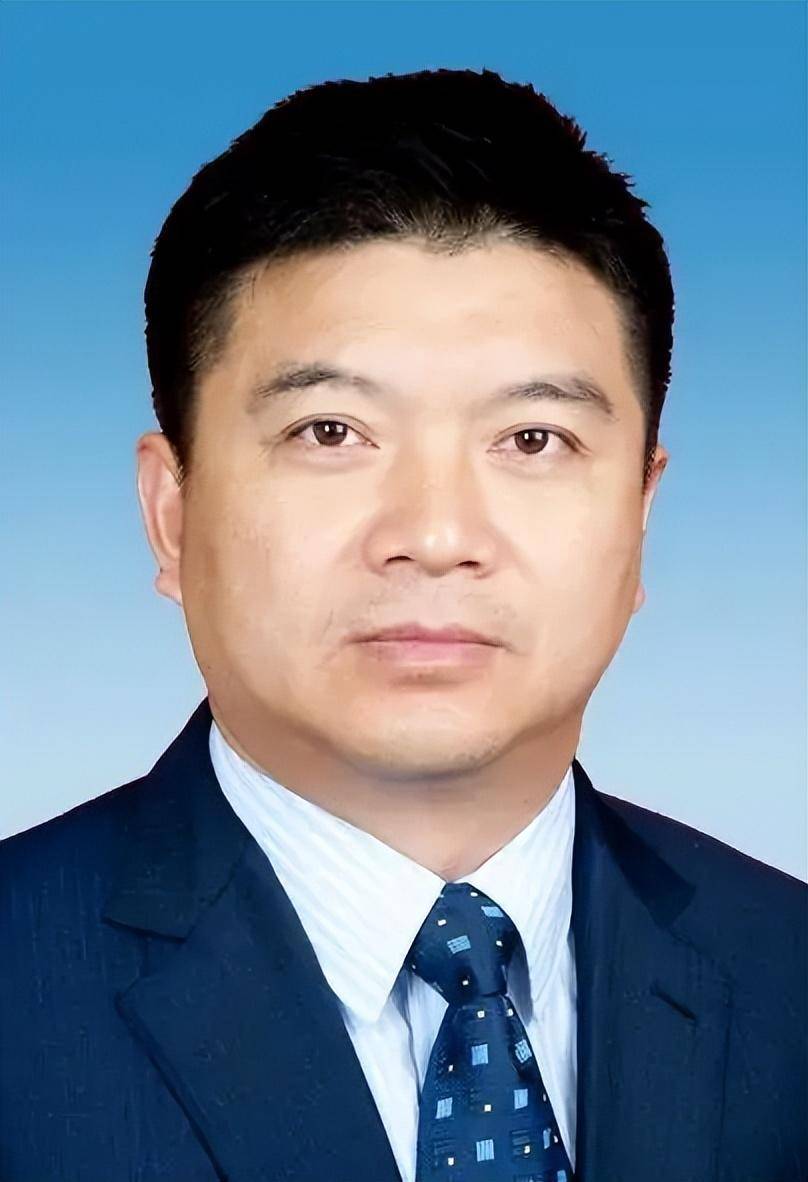 曾任雨花区委副书记,副区长,雨花区委副书记,区长,雨花区委书记等